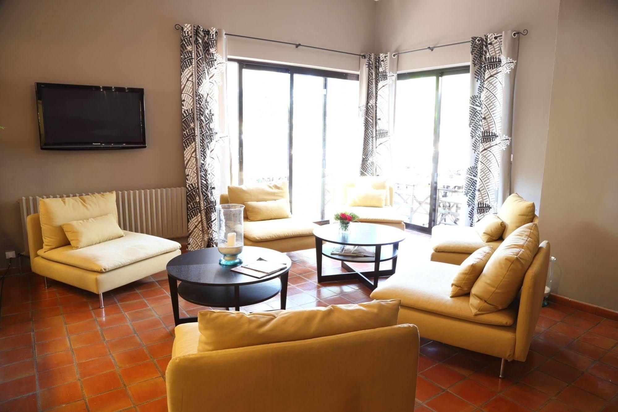 Hotel Les Jardins De Cassis - Parking Gratuit & Piscine Chauffee Exterior foto