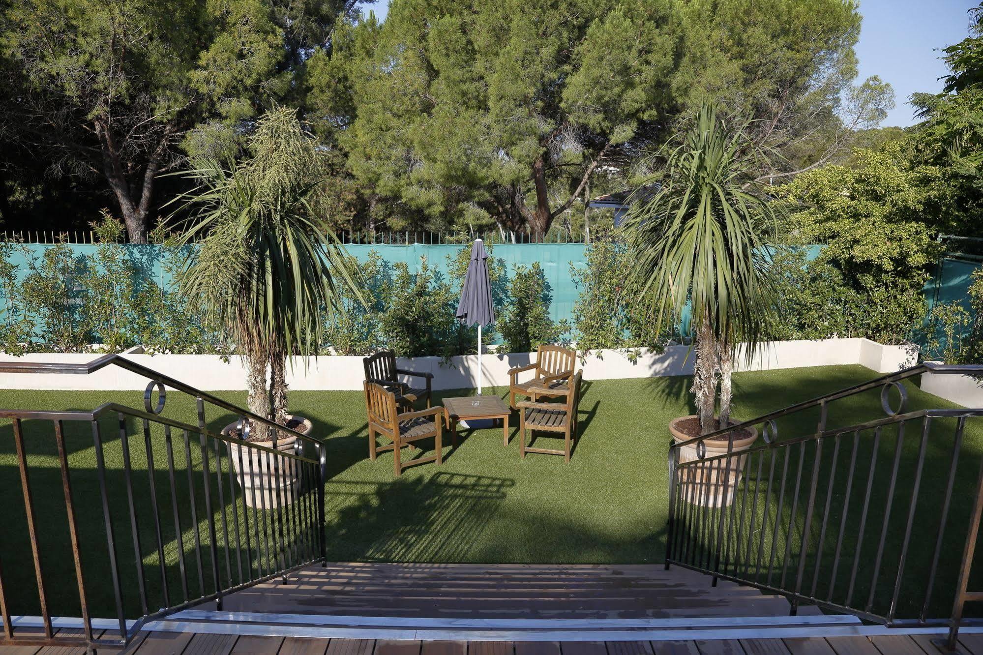 Hotel Les Jardins De Cassis - Parking Gratuit & Piscine Chauffee Exterior foto
