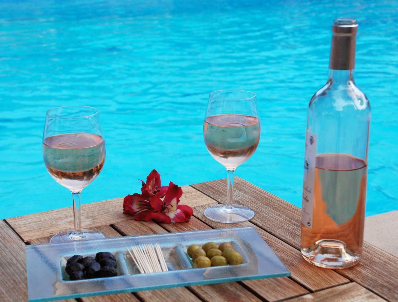 Hotel Les Jardins De Cassis - Parking Gratuit & Piscine Chauffee Exterior foto